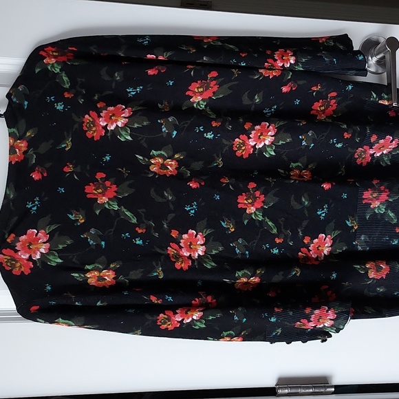 Grace Elements 1x 3/4 sleeve cartigan black w/ flower print - Picture 10 of 10
